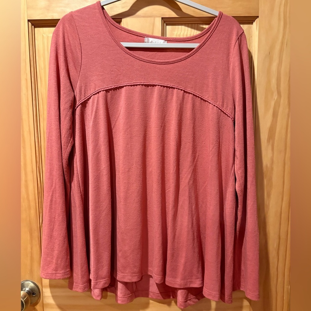 Altar'd State women’s boho Tunic with a "V-cutout back with lace. Size L